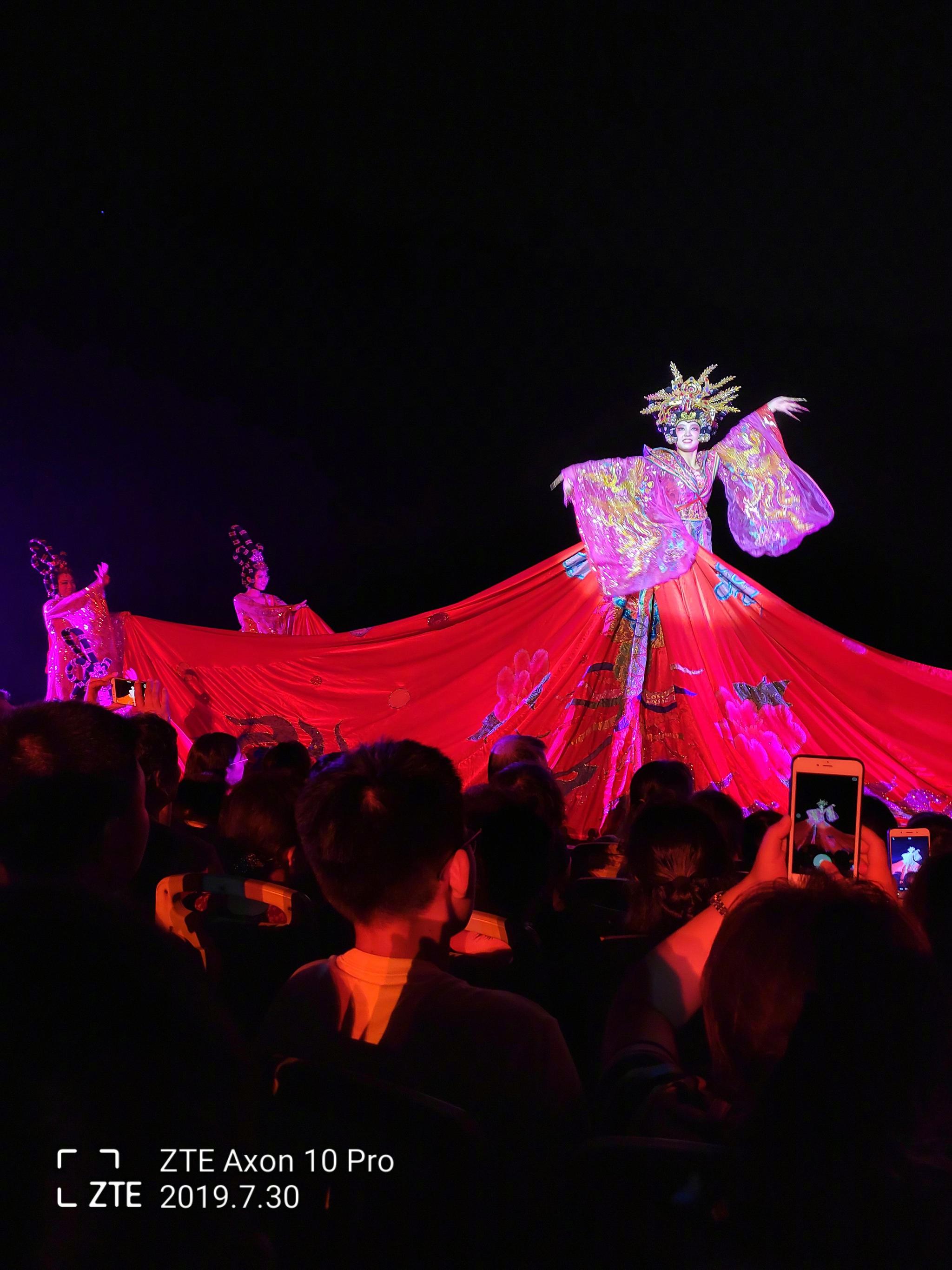 威海华夏城的神游传奇第八幕演出是太平禅寺