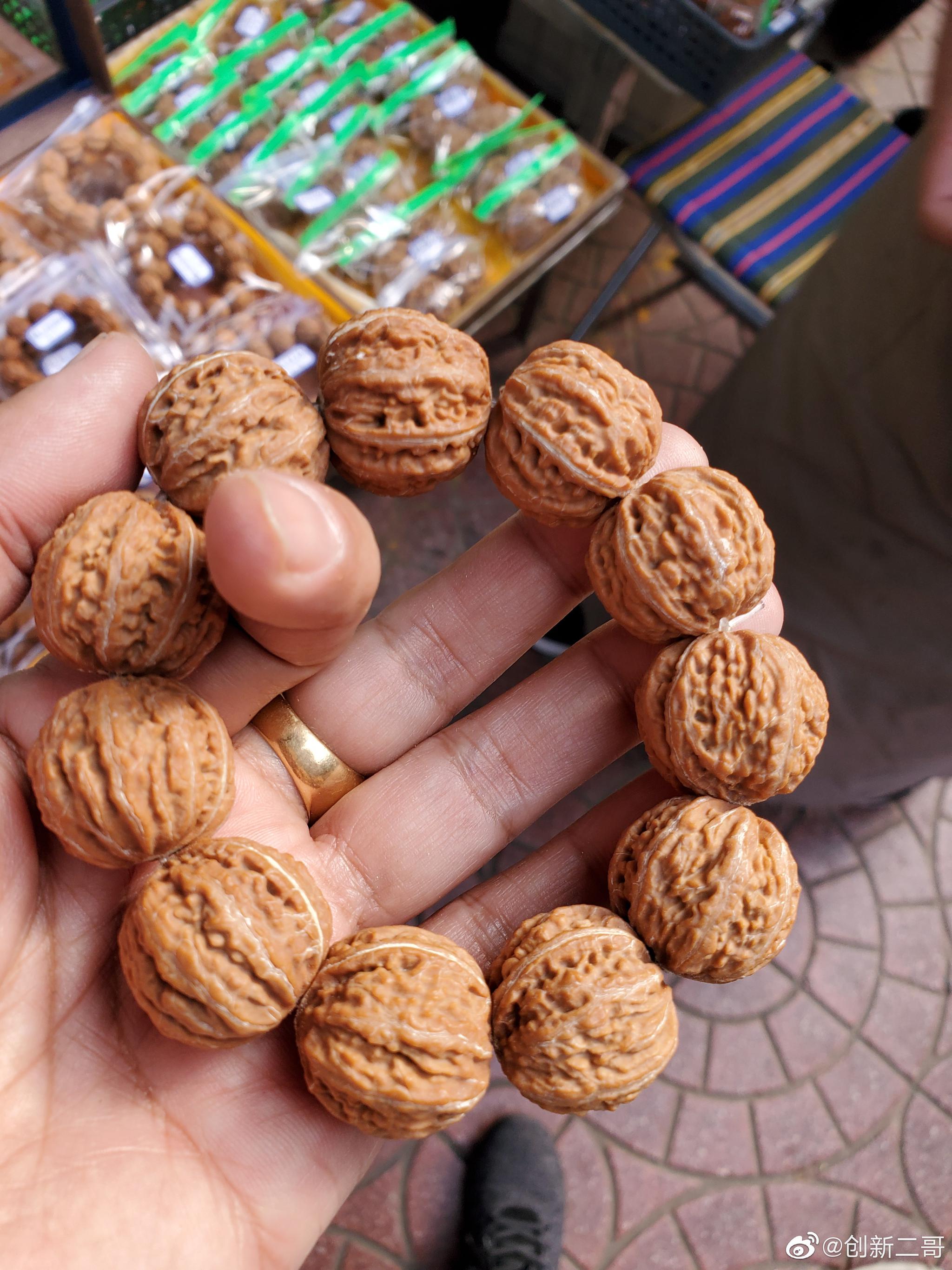 蚂蚁纹京八棱,饱满,圆润,桩型好,纹路深,皮质好,上手既红.