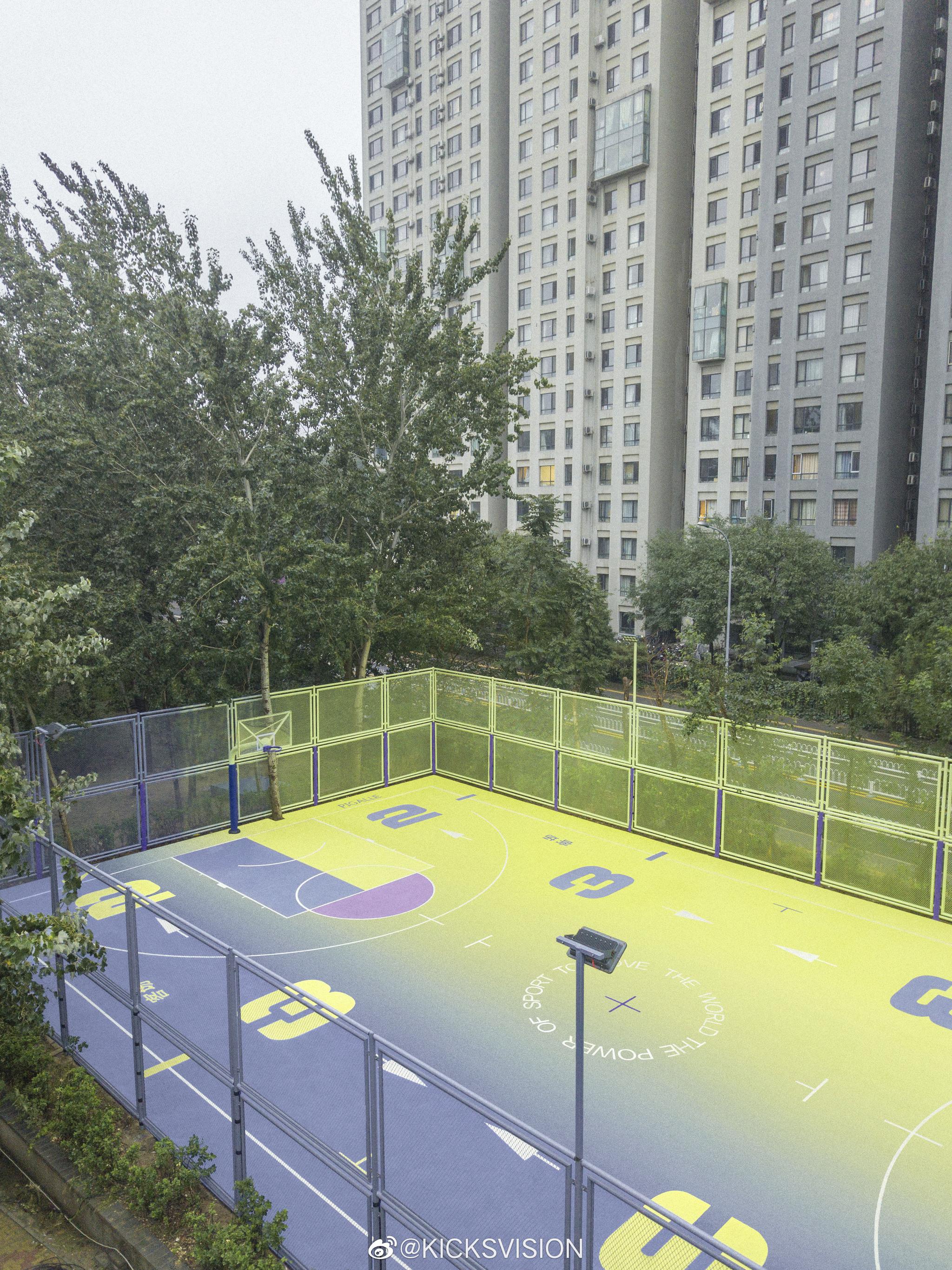 第二座pigalle篮球场,位置在北京朝阳区的苹果社区