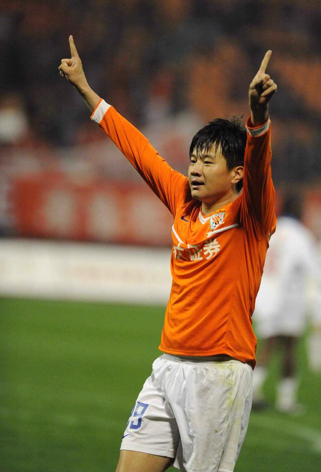 范大将军含蓄地表达了希望国足没有外援的时候也能拿到好成绩