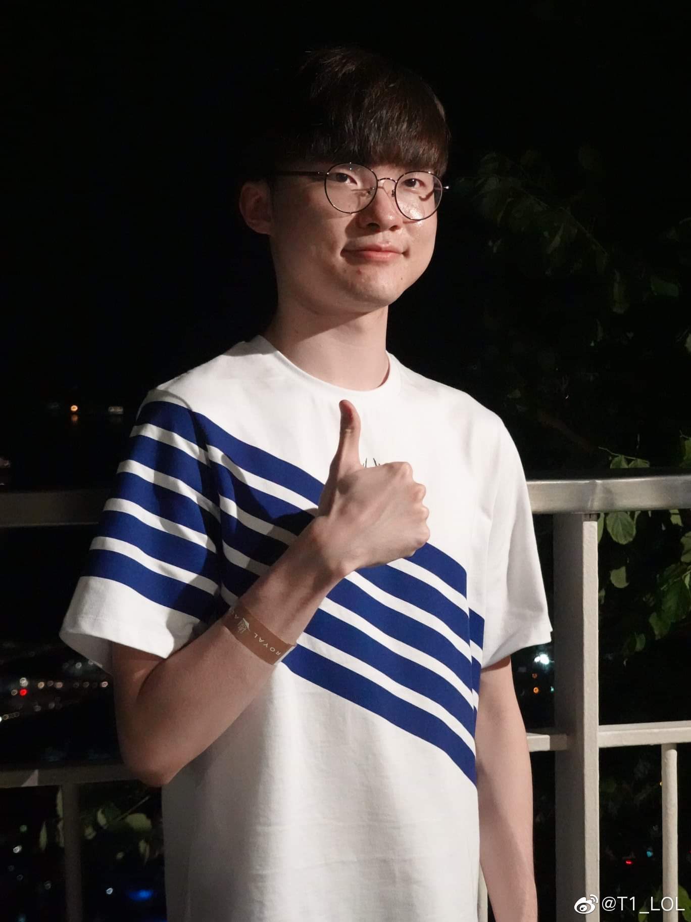 skt新加坡团建,你看李哥faker玩得多开心