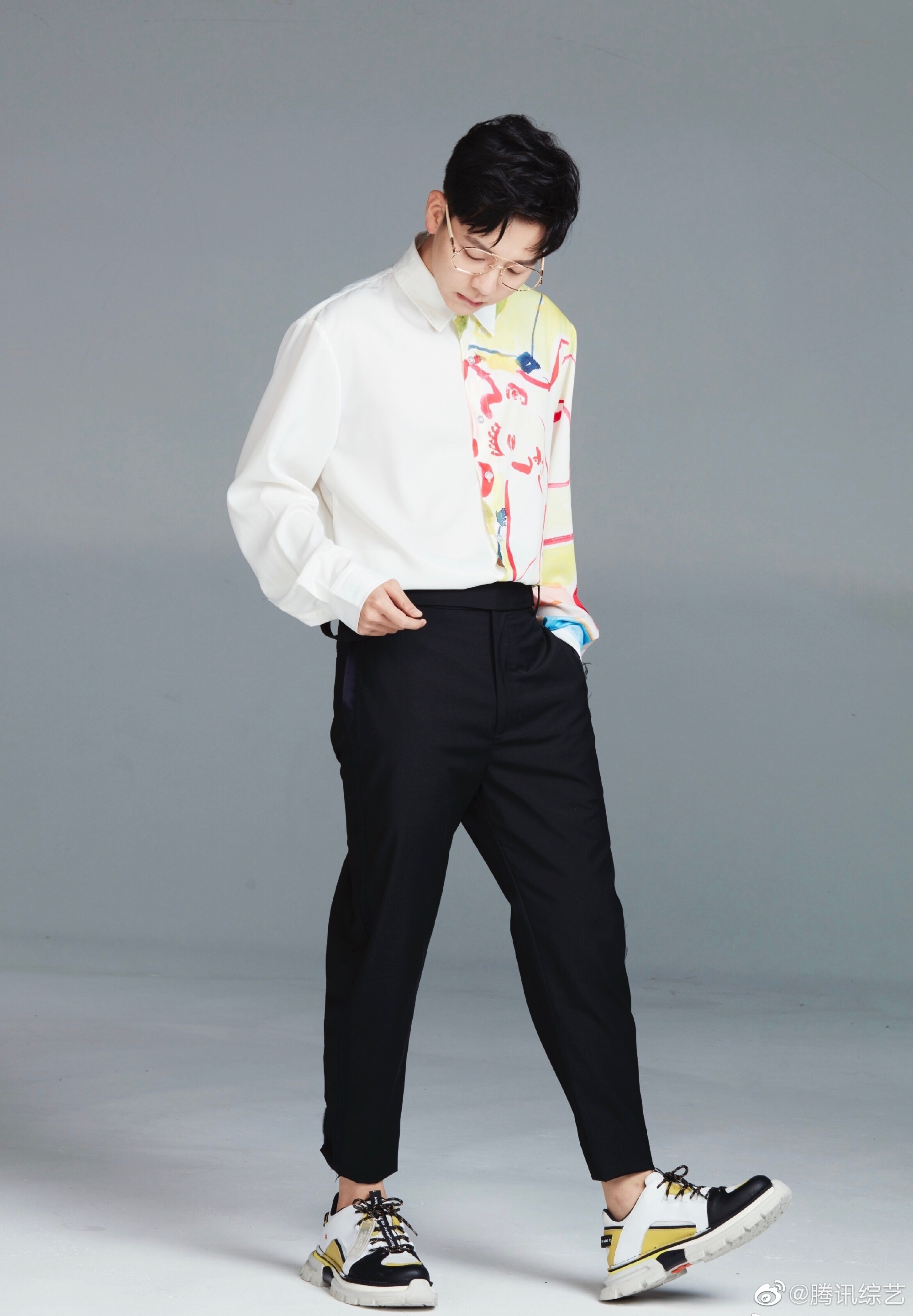 胡夏生日快乐愿你清澈明朗万事胜意只剩欢喜