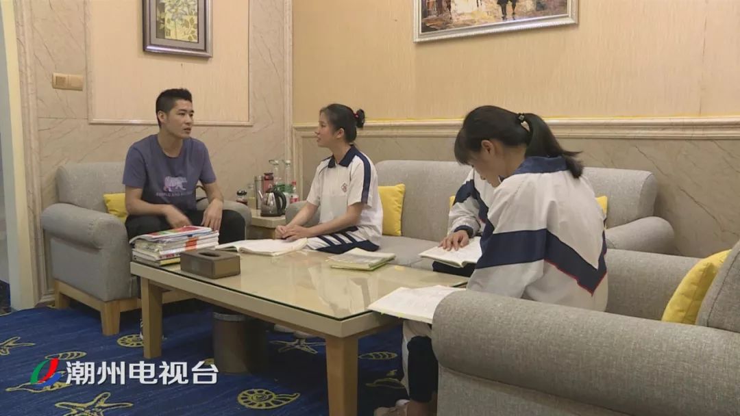 饶平县柘林中学考生 陈楚文来酒店的前一天,我们就做了计划表,虽然前