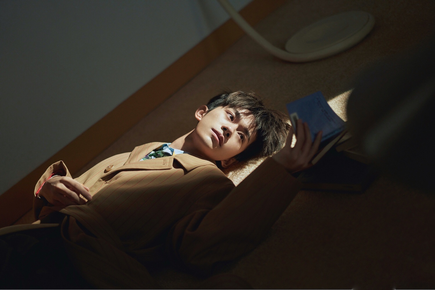 易烊千玺登封《智族GQ》开季刊 展现少年的“居