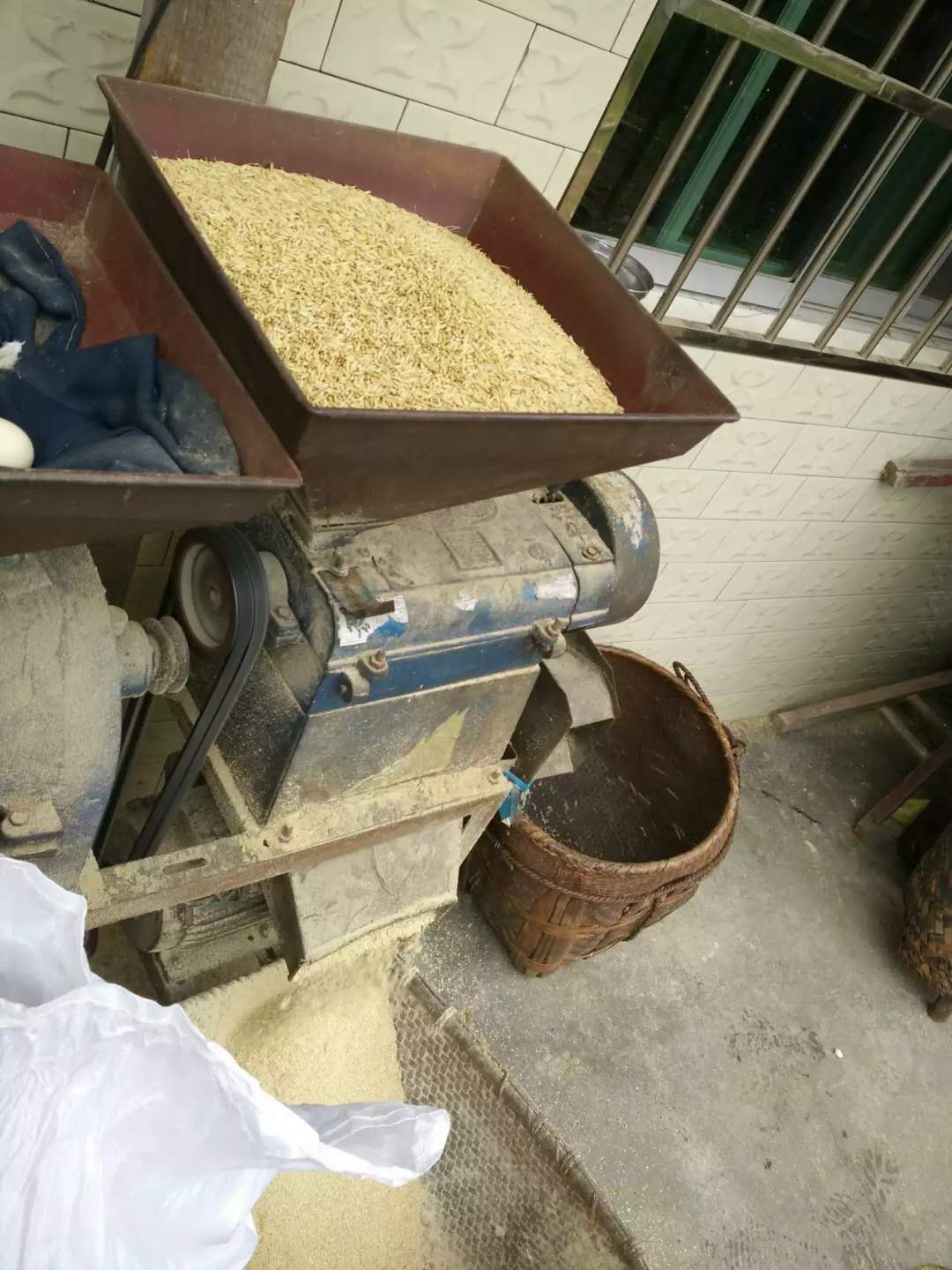 农村10种罕见的老物件, 认识它们的人已经不多了, 你家里还有吗