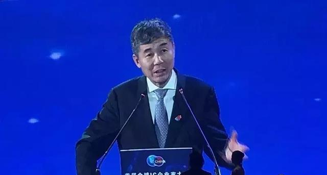 锐亿董事长_鸿锐集团董事长照片