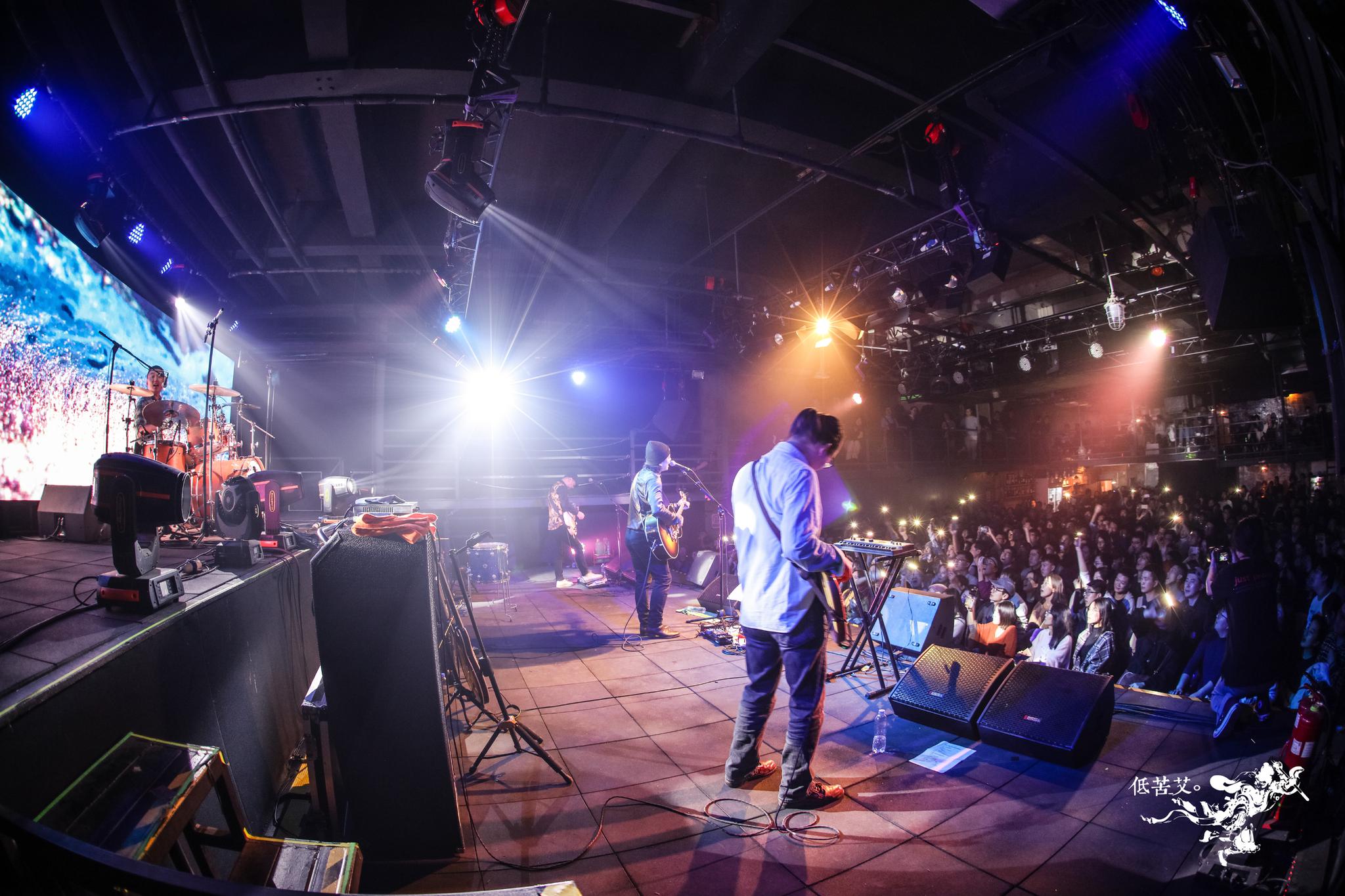 2018.12.30 北京站专场演出 @低苦艾乐队 @疆进酒omnispace