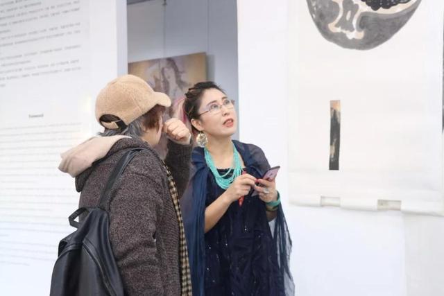 刘欣北京十年艺术文献展开幕,五大系列作品呈现其思想历程