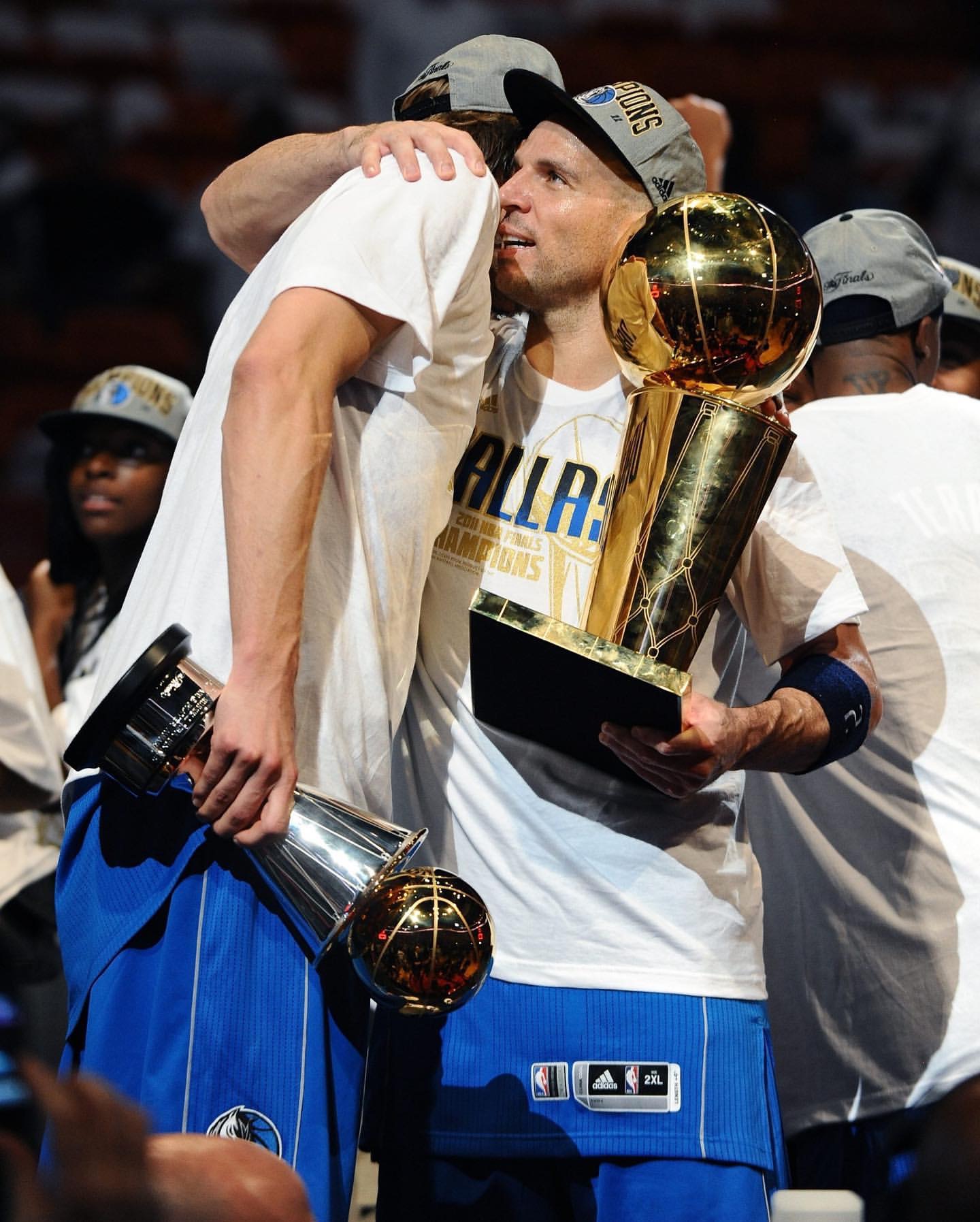 8年前的今天,达拉斯小牛队在总决赛4:2击败热火夺冠