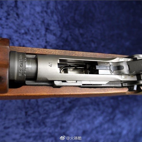 给大家看个怪物 鲁格P08和美式M1卡宾的完美结合体