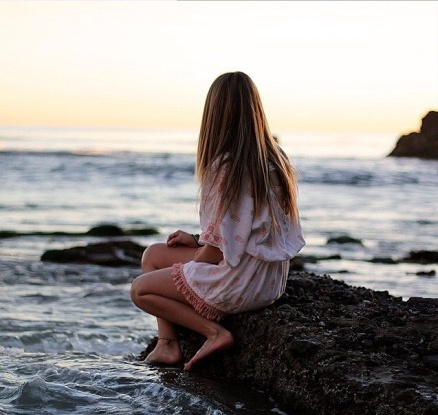 再难过也狠的下心说再见,再不舍也能假装洒脱的大步向前,转身的一瞬间