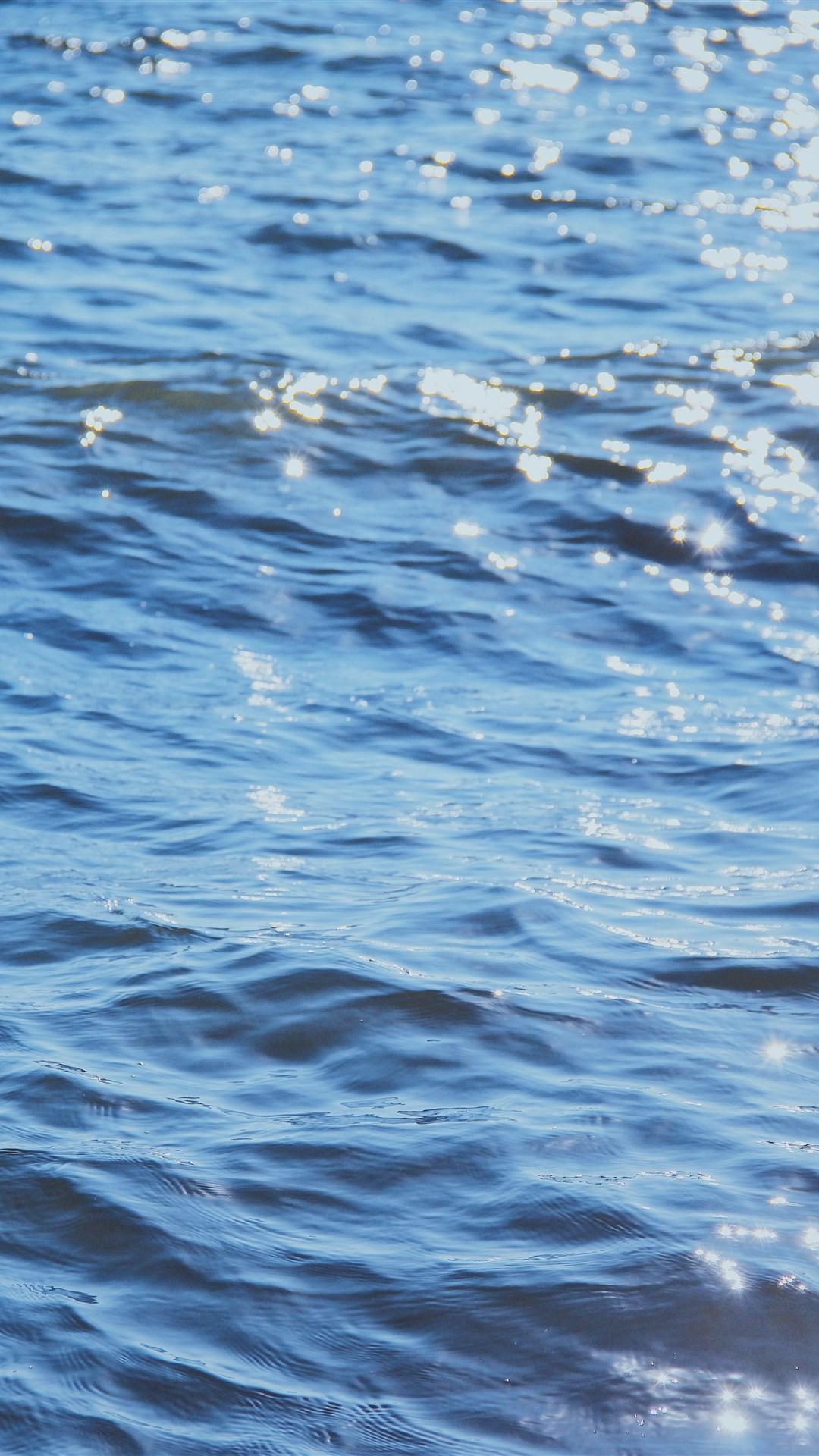 波光粼粼的海面