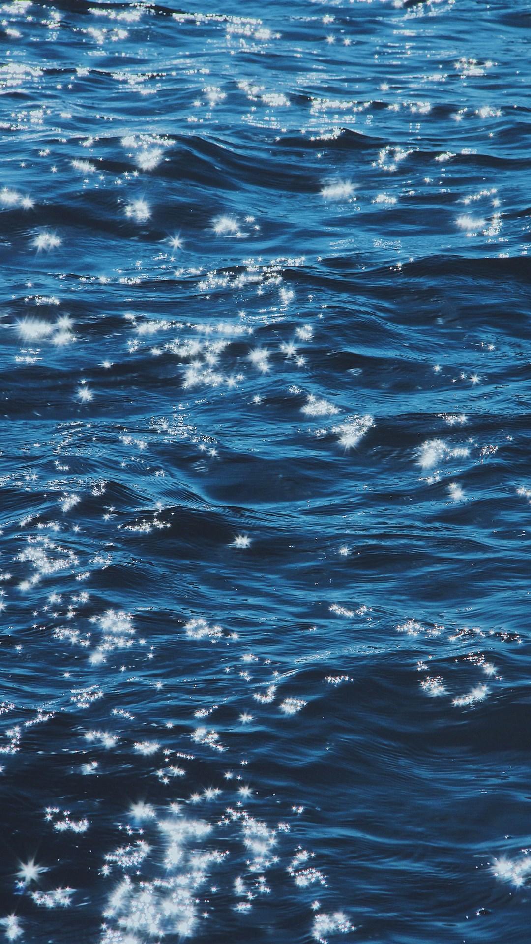 波光粼粼的海面