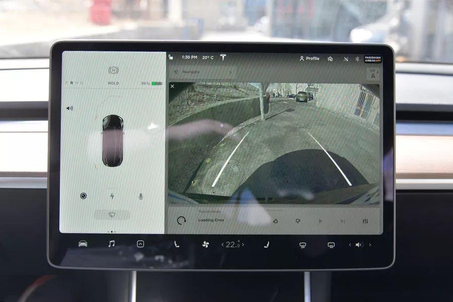 与前两款特斯拉相比,model3更像一辆车