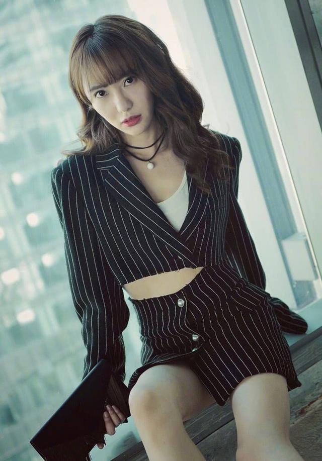 爱情公寓的诺澜穿30cm的西装这么性感白宇不管