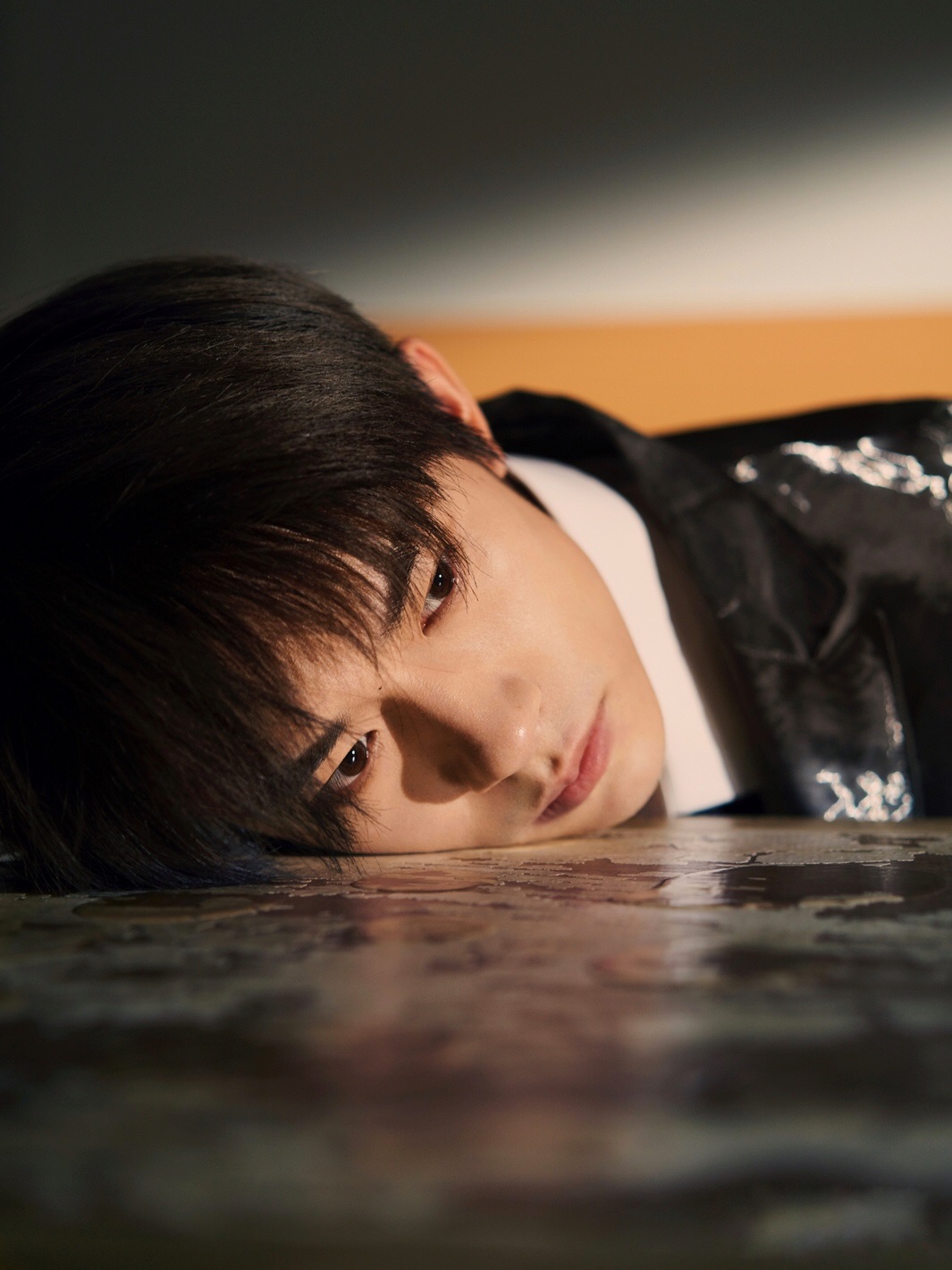 易烊千玺登封《智族GQ》开季刊 展现少年的“居