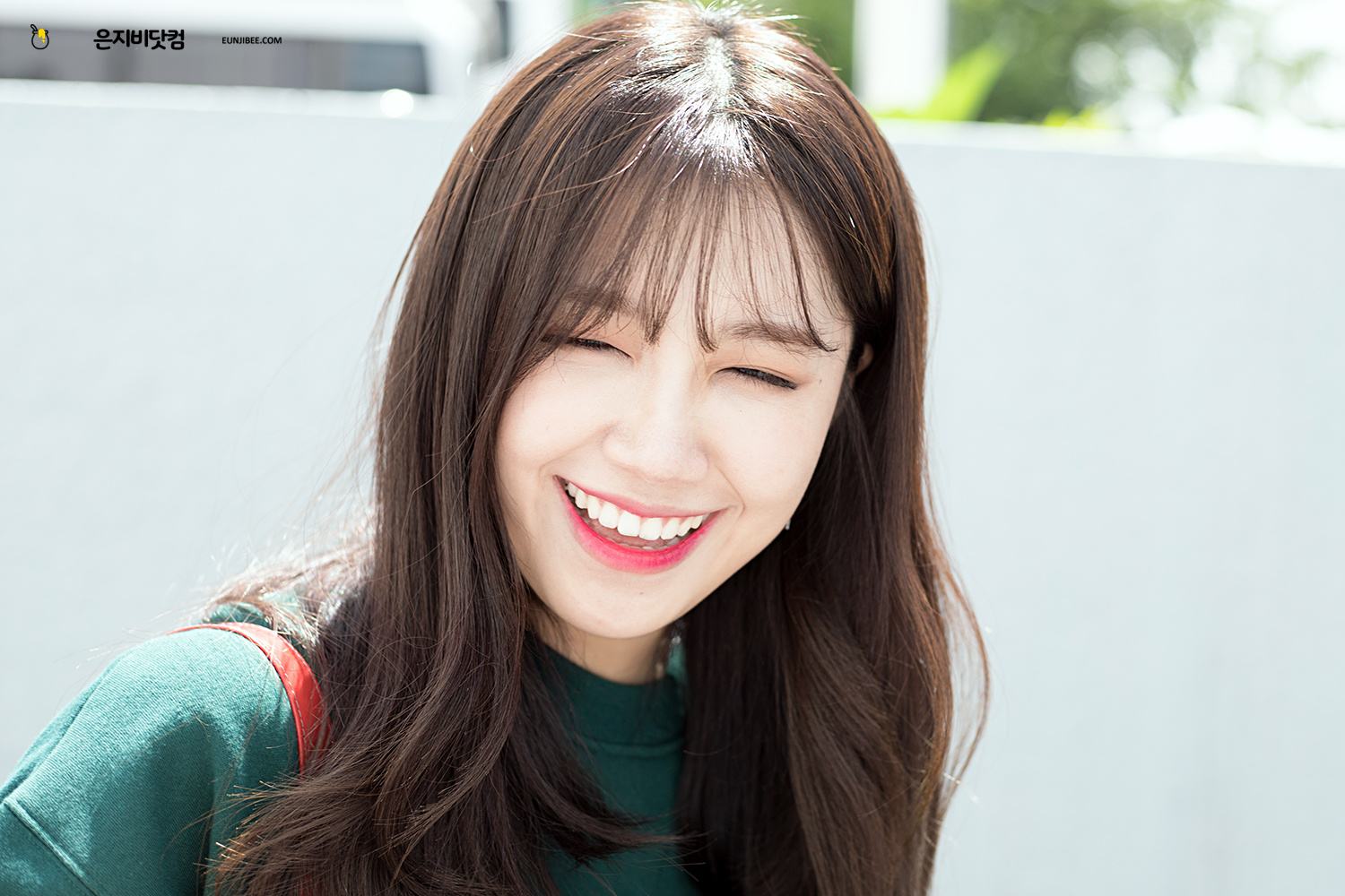 5日apink组成员郑恩地也是开直播,和粉丝分享自己生活中的故事.