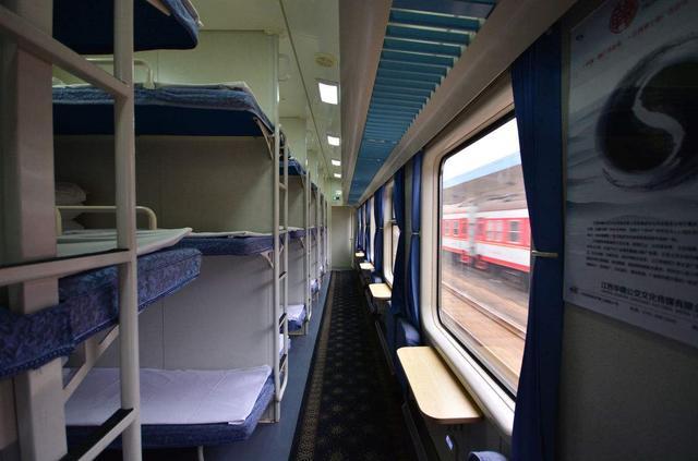 为了休息而买的火车卧铺, 在遇到这四件事后, 会变得很尴尬