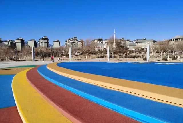 高颜值彩虹跑道在这里