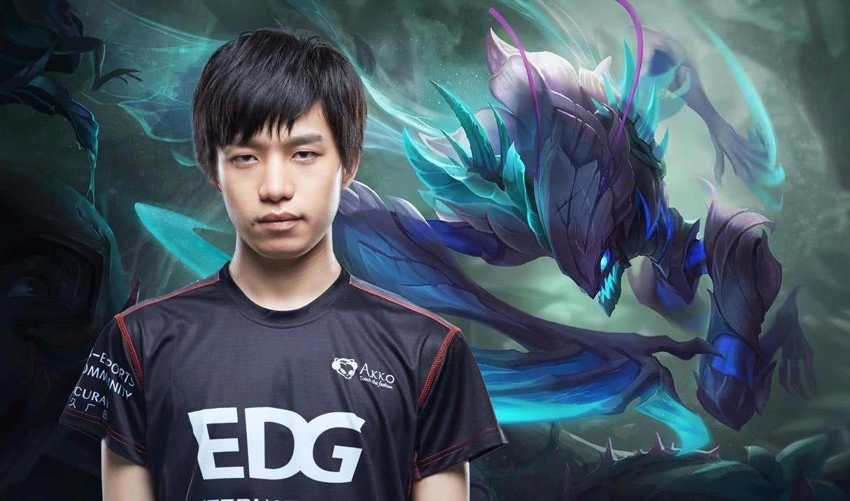 当网友将gif图倒放: 厂长秒变暗凯, 最后一张全是武林高手?