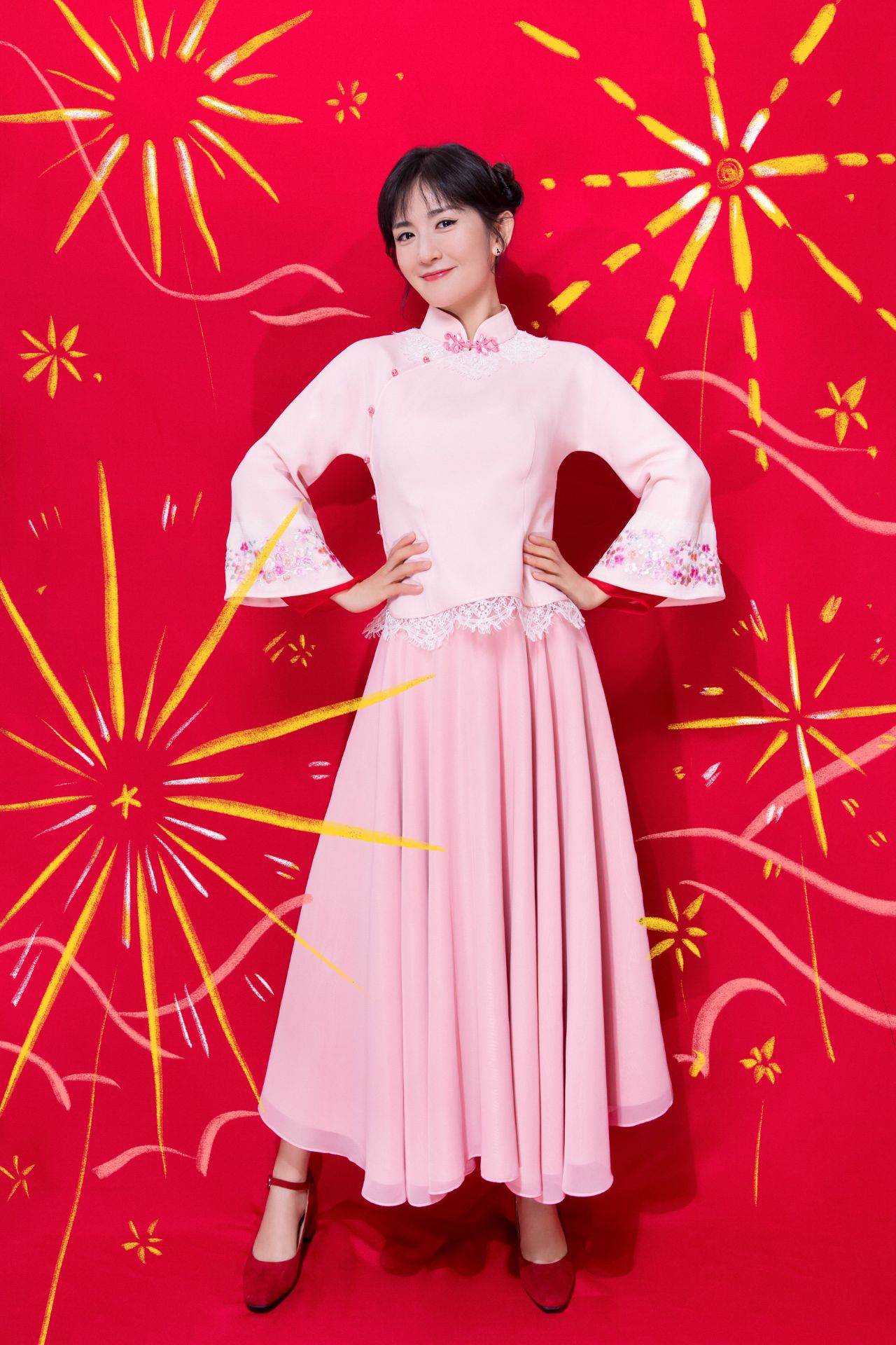 谢娜中国风造型亮相央视春晚小品复古典雅点亮冬日浪漫