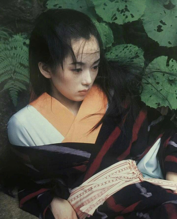 叶月里绪菜