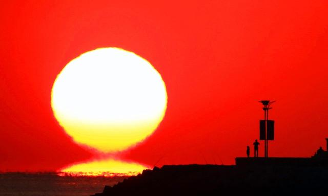 太阳光是怎么产生的?|光球|γ射线|色球层_新浪新闻