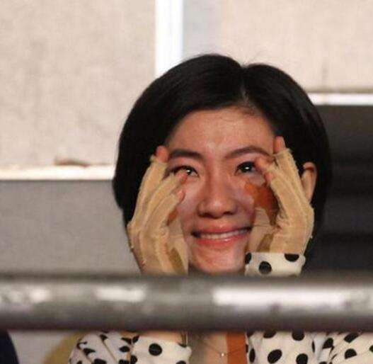 当年she那么火,两人烧伤毁容, selina为什么恨救她的俞灏明?