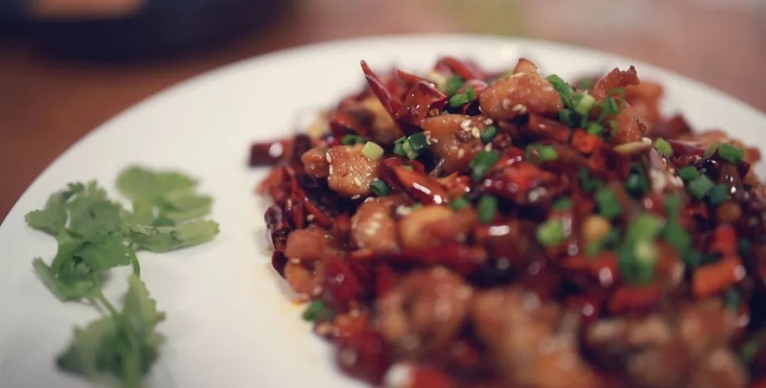 刺激战场没了，一份爆香的辣子鸡让你重返战场开黑的甜蜜日常