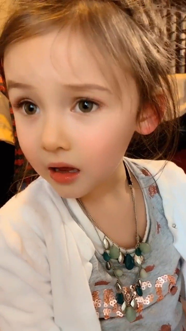 中美混血的小姑娘,很可爱