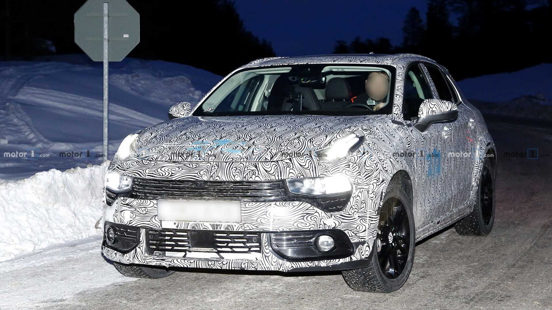 领克04路试谍照曝光 采用掀背设计