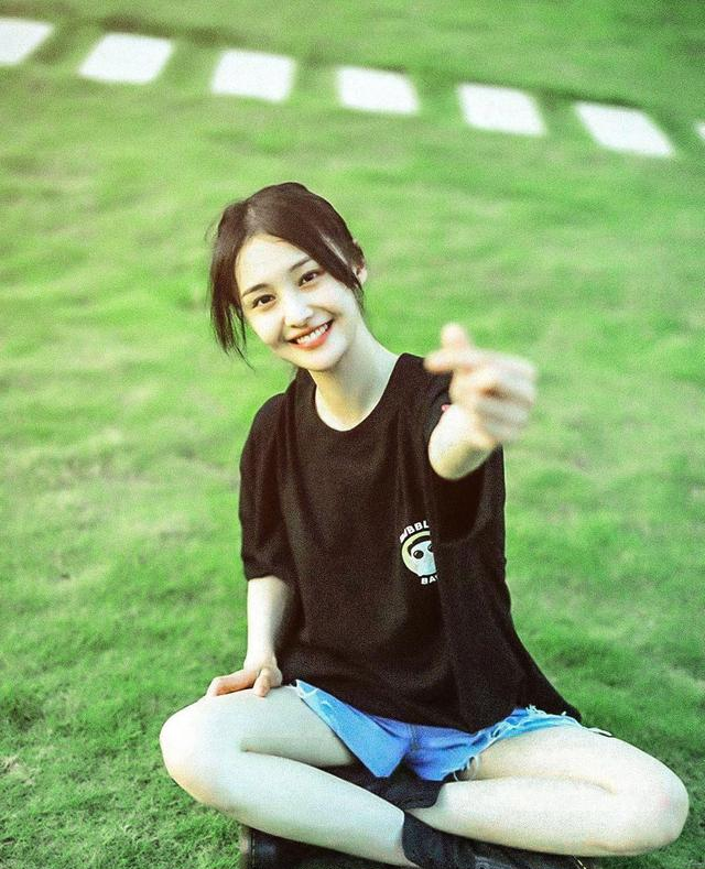 郑爽终于打扮了齐刘海蓬蓬裙干净清爽直接美回楚雨荨