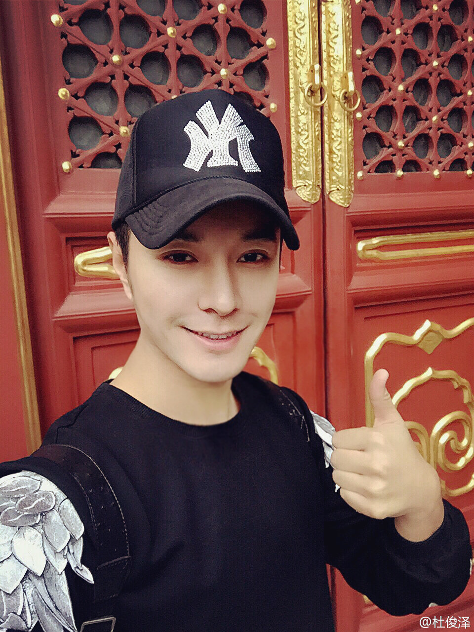 杜俊泽专访 我不是坏蛋专业户 翅膀卫衣让我找到自由飞翔的感觉