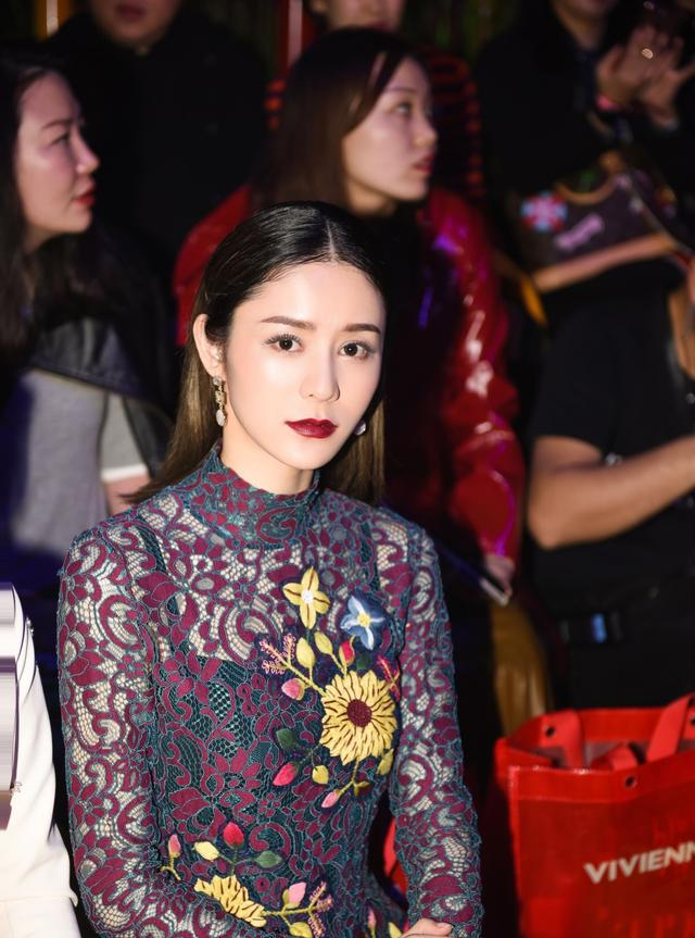 林峰女友520低调示爱,恋爱之后衣品大幅提升,网红气质荡然无存|张馨月