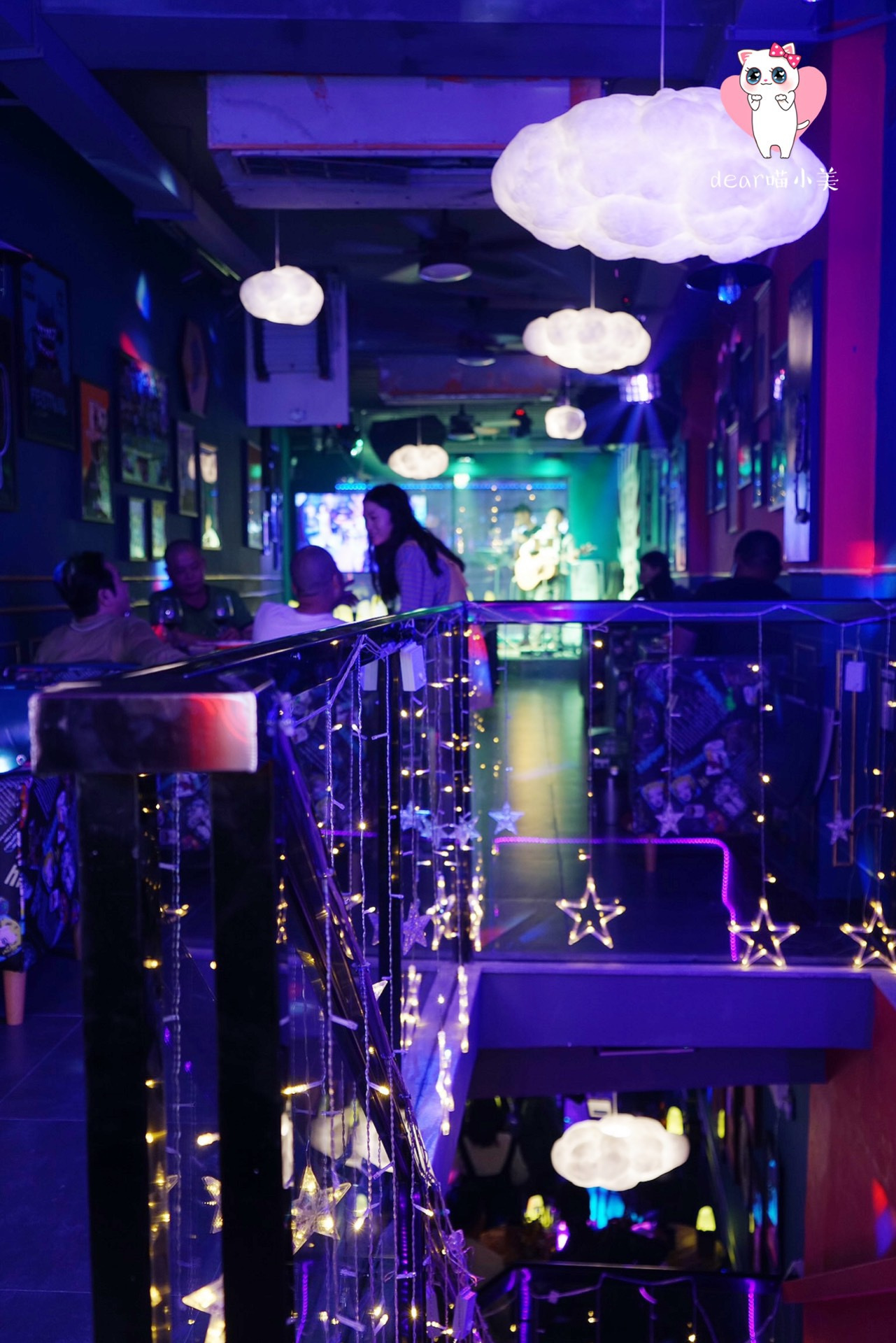 夜游厦门中山路,怎么能错过这家超美的小酒馆