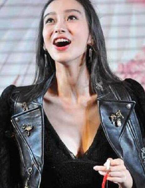 这4位女明星堪称排骨胸,赵丽颖上榜,杨颖的样子让人不能接受!