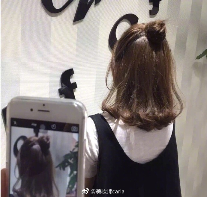 短发更适合扎半丸子头最酷的短发造型