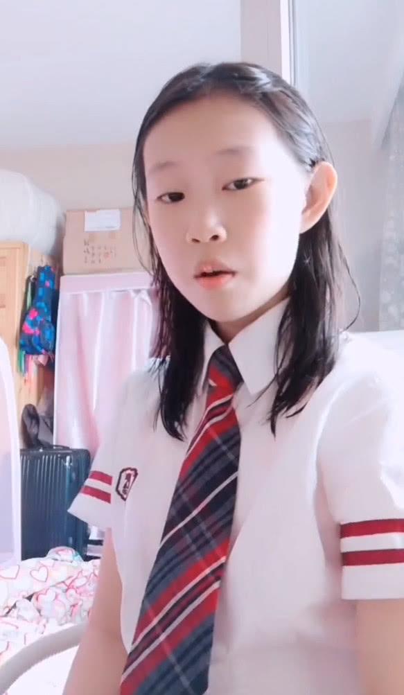 小沈阳女儿长大了气质非凡单眼皮独具特色丑小鸭化身白天鹅