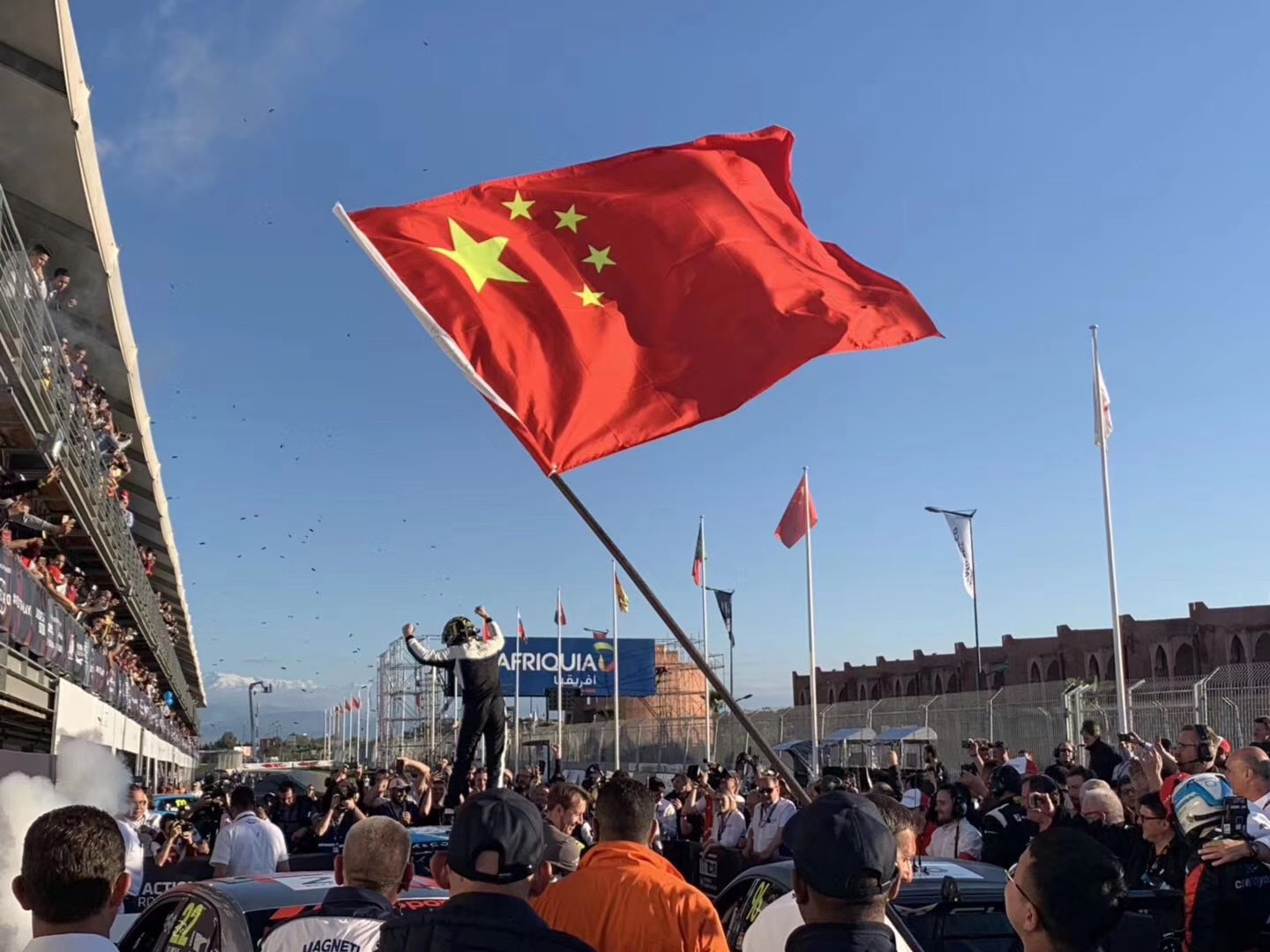 在高手如林的2019wtcr赛场首度参赛的lynkcocyanracing第一站