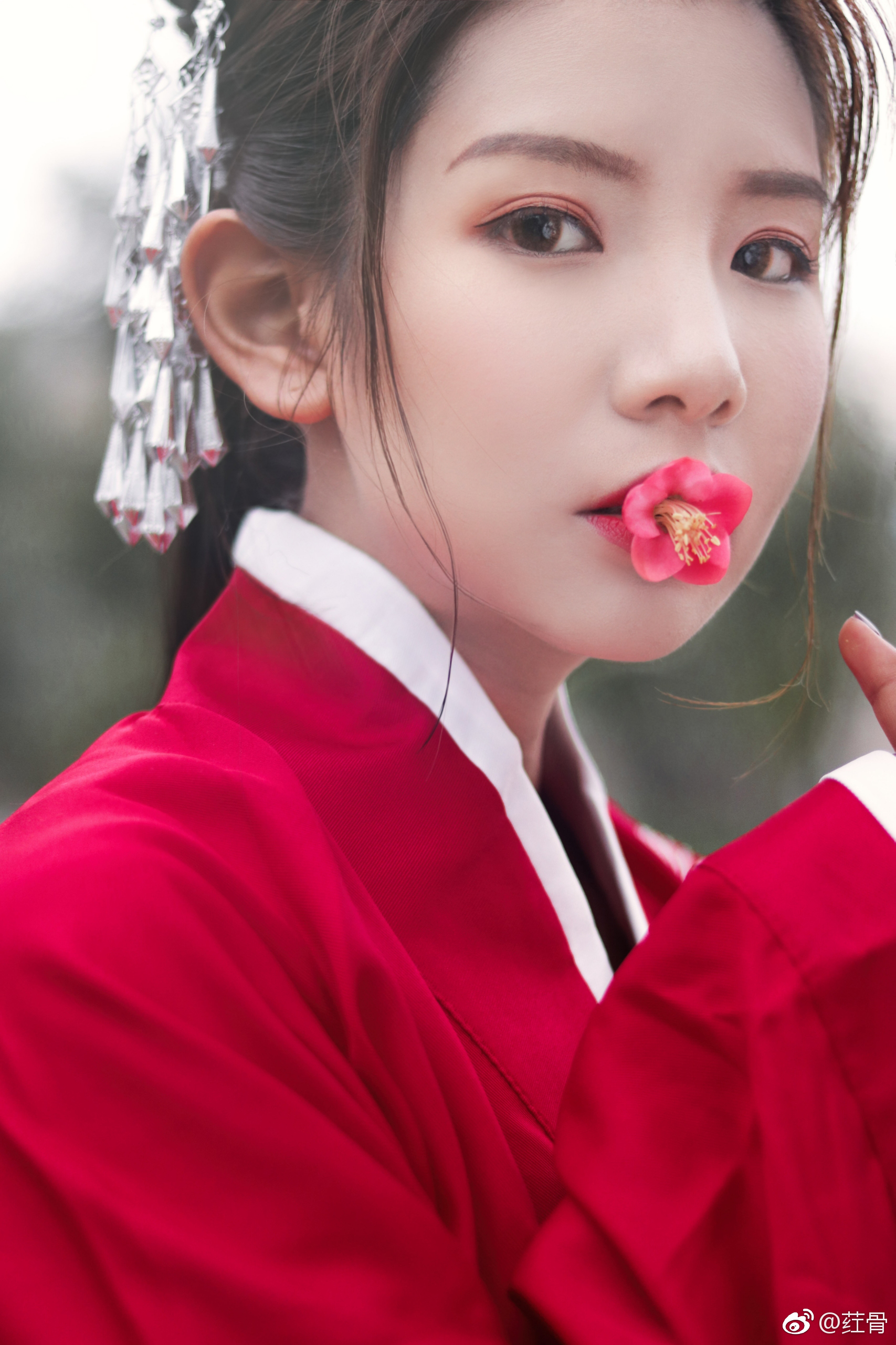 红妆模特大脸怪啦撸荭骨