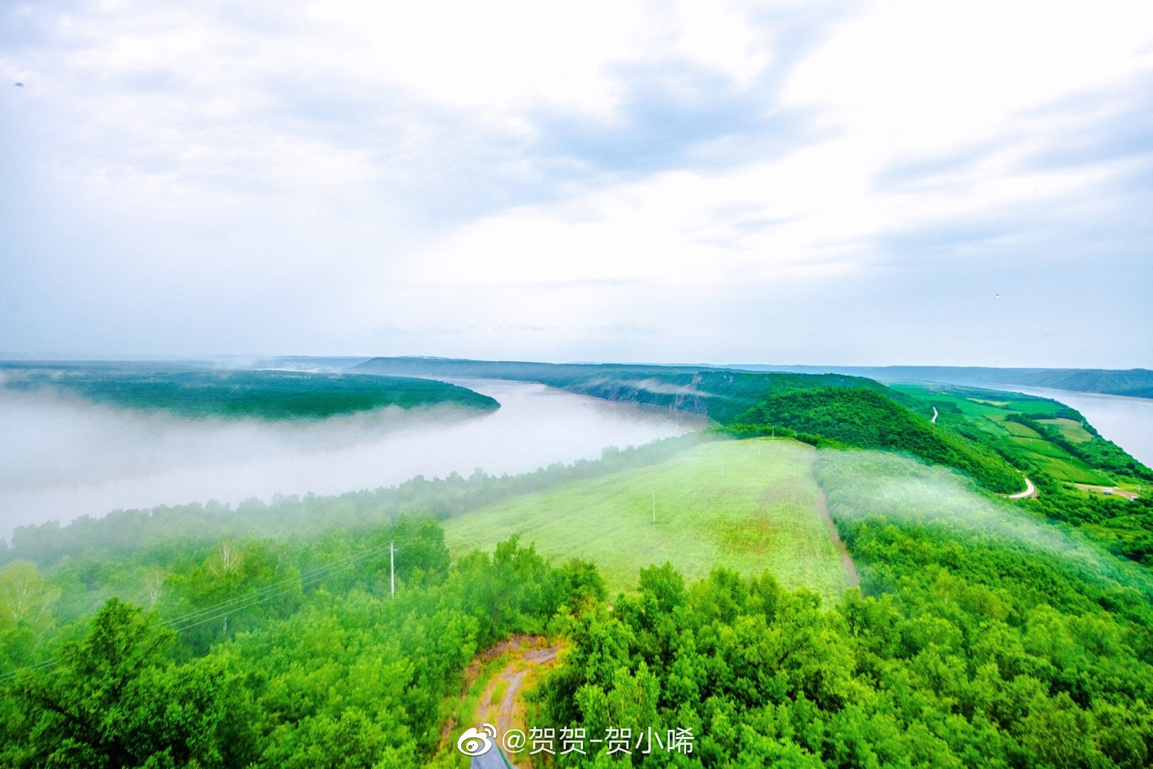 雨天游呼玛八十里大湾 站在山顶能看到云雾缭绕的仙境也难怪这里有天