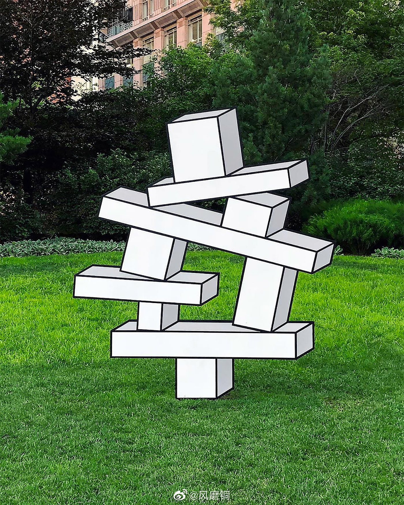 三维视错觉艺术家aakashnihalani用木材和金属制作壁挂式雕塑