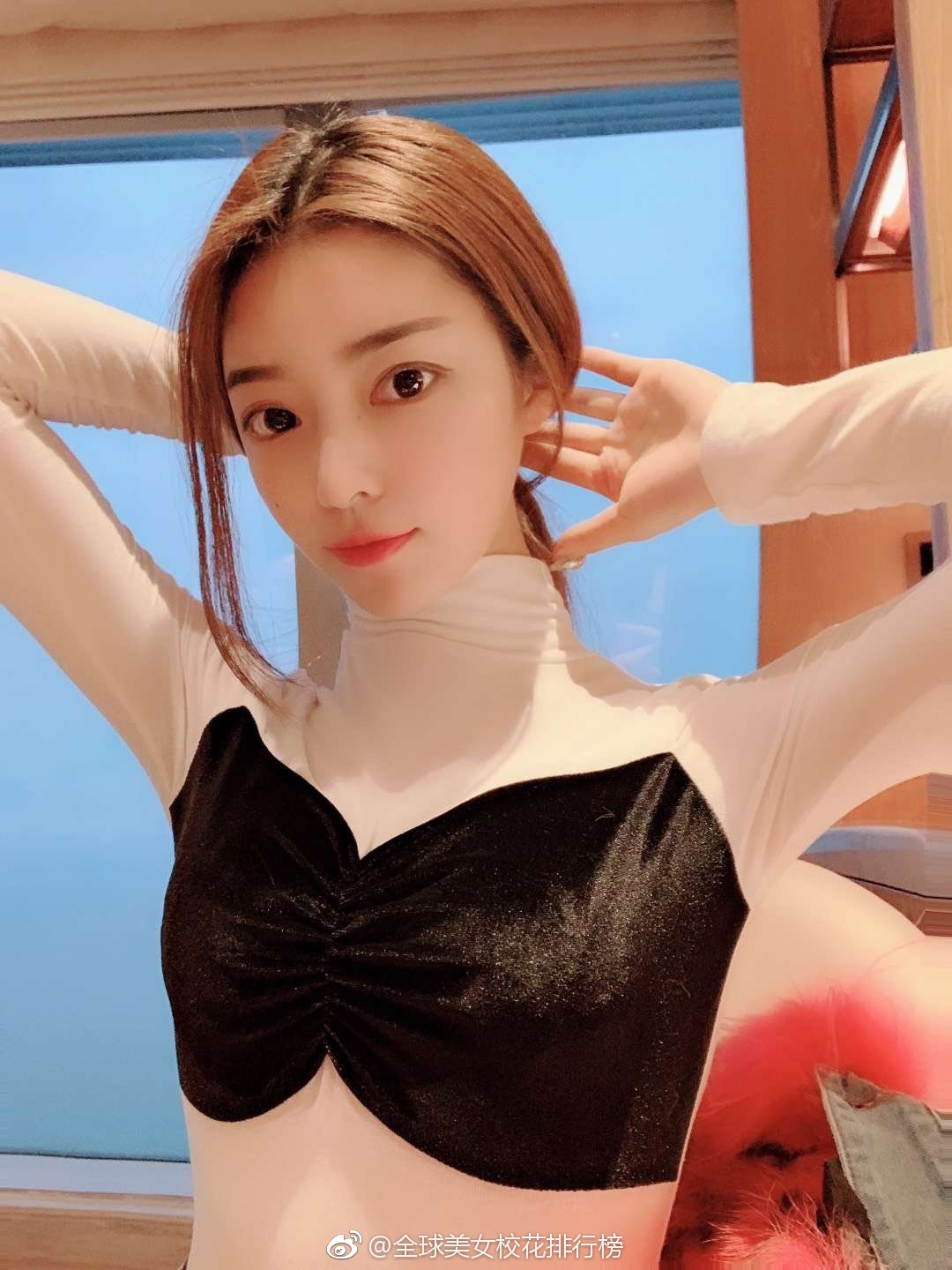 李依玲歌手演员年龄23爱好唱歌舞蹈烹饪表演看书健身你觉