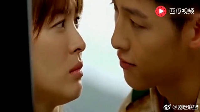 《太阳的后裔》姜暮烟因为尹明珠吃醋,不料被柳时镇反调侃