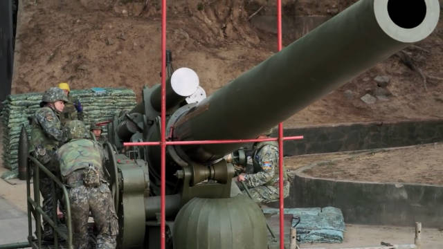 240毫米榴弹炮发射