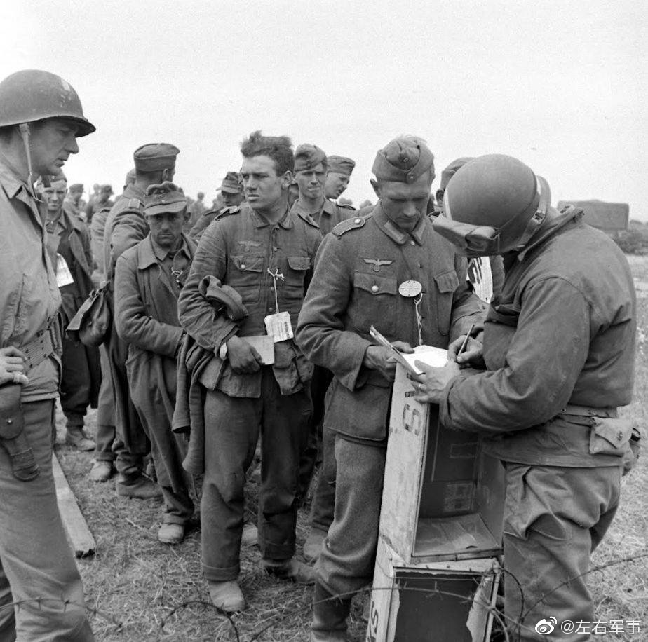 1944年6月诺曼底登陆中被俘的德军官兵
