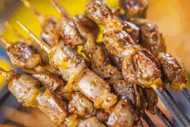 30年历史传奇的老店,除了好评如潮外,也是排队最疯狂的烧烤店