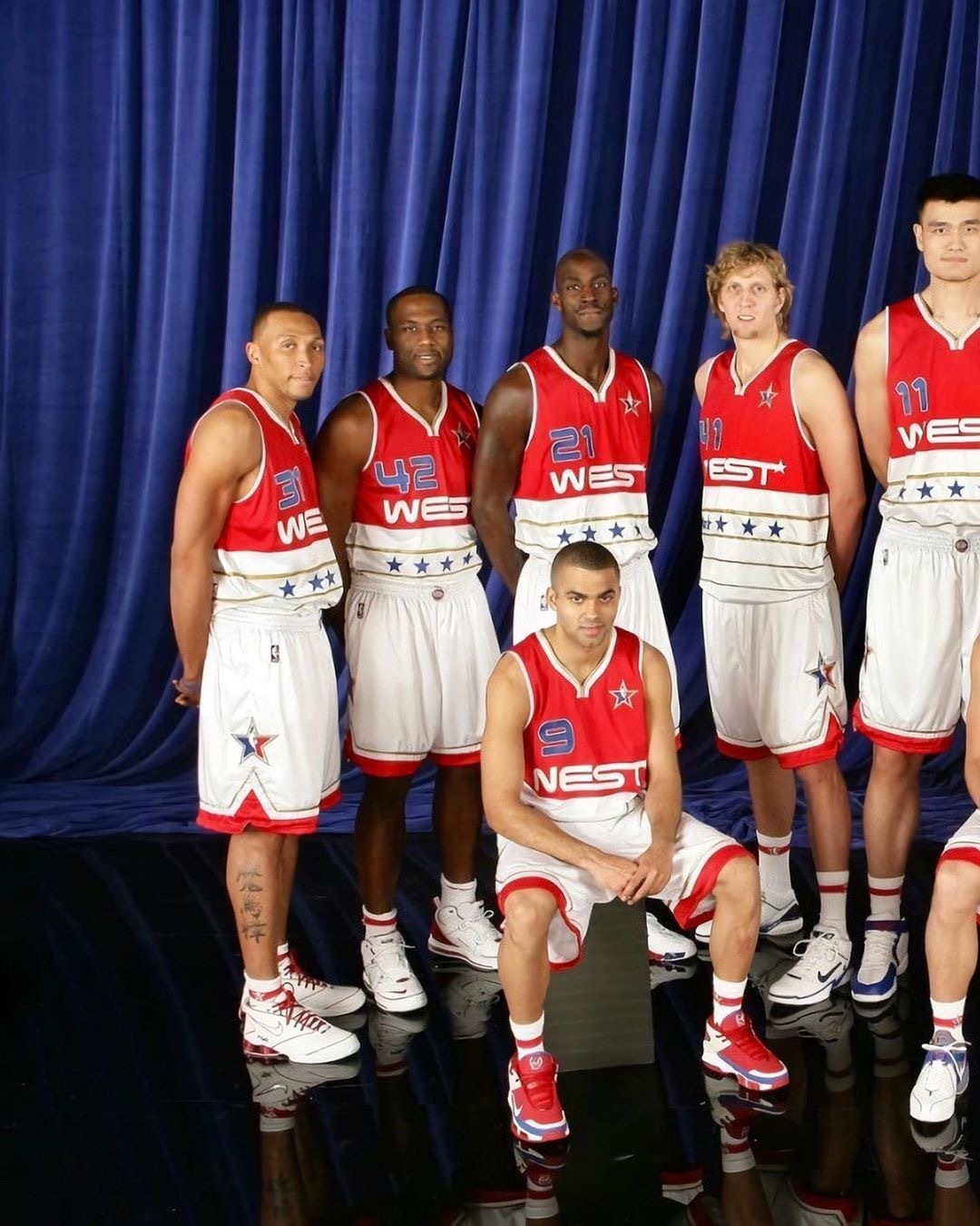 2006年全明星东西部阵容,现在还在打球的人只有詹姆斯和老卡特了