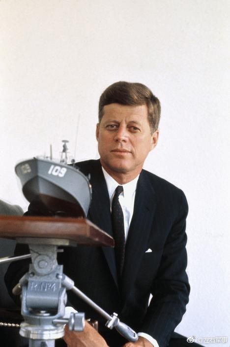 该艇的艇长为日后的美国总统约翰·肯尼迪