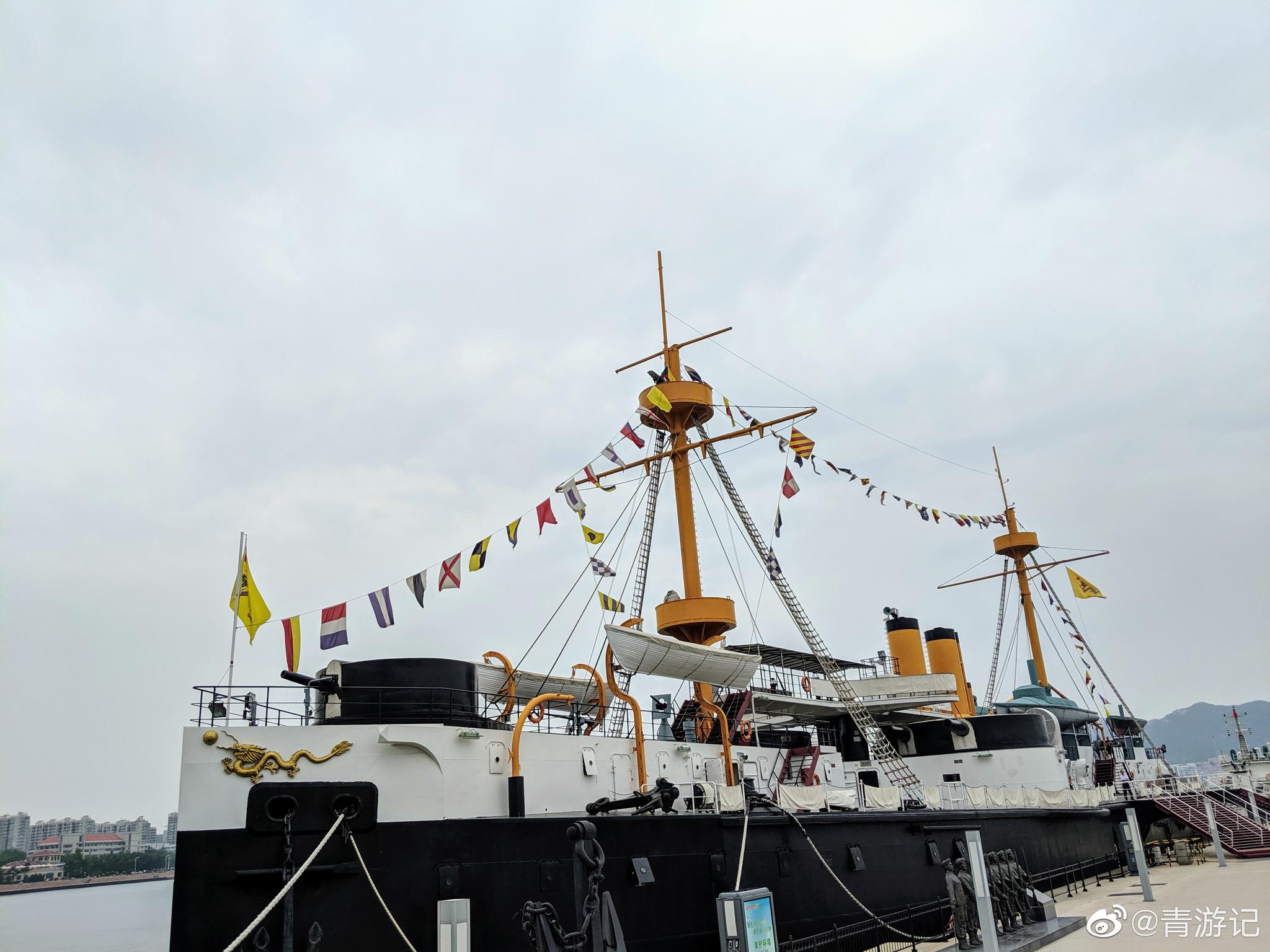 1888年,定远舰的船员肩章,今日来看依旧是一目了然